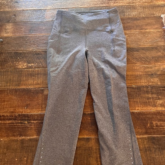 Lululemon Swift Speed Grey Crop high rise - Picture 2 of 6